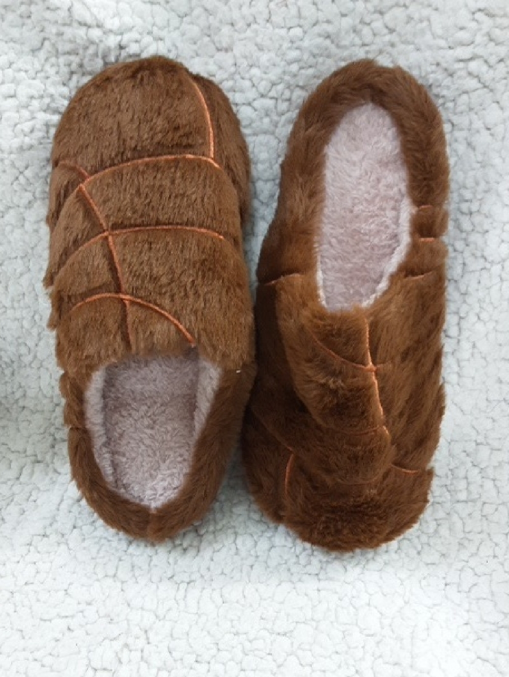 Women Cozy Faux Fur Slip-On Slippers in Brown